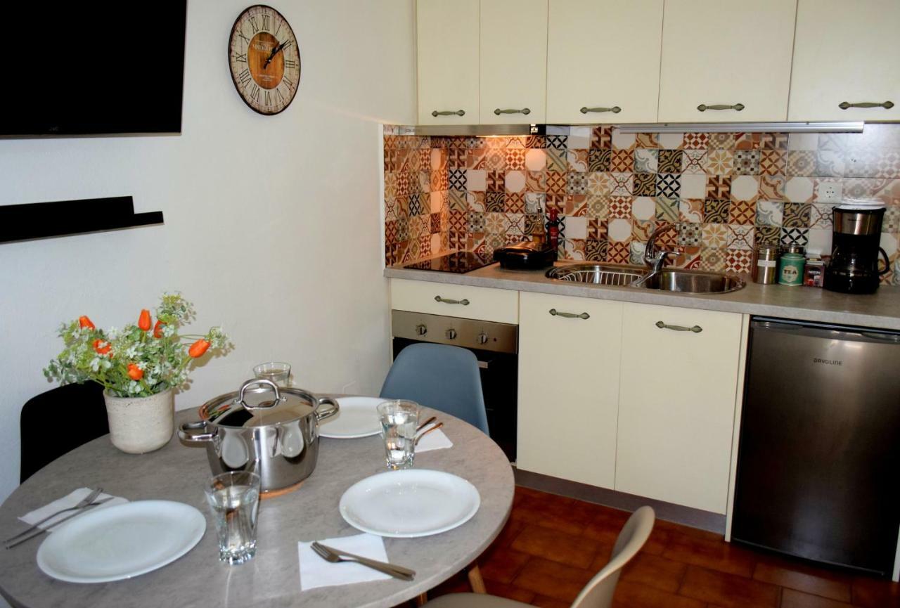 House Inside Garden Apartamento Volos Exterior foto
