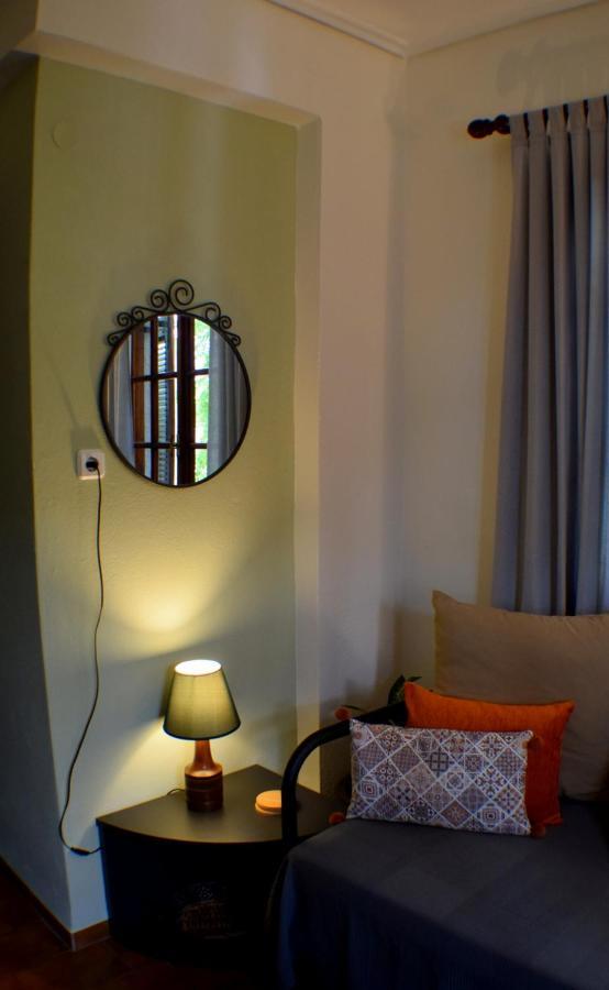 House Inside Garden Apartamento Volos Exterior foto